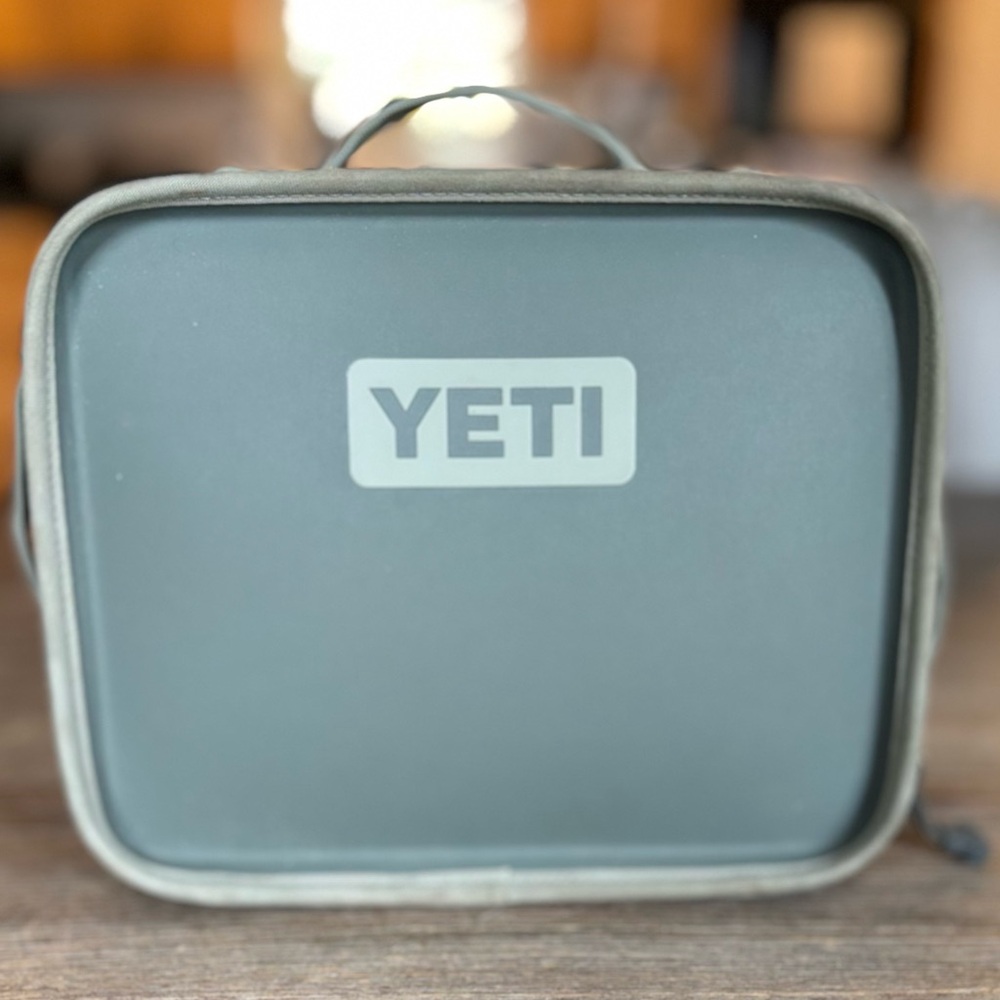 Yeti Day Trip Lunch Box- Camp Green